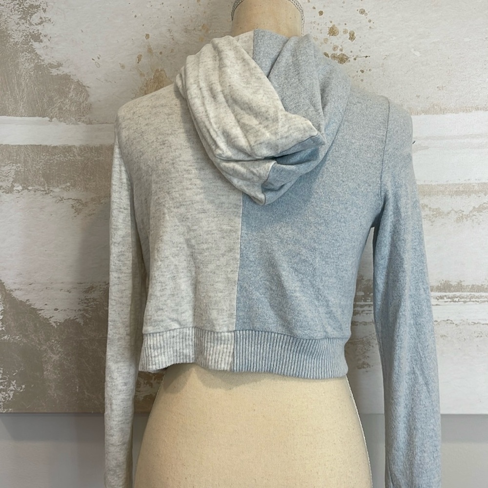 Ruby & Jenna Color Block Hooded Full Zip Crop Siz… - image 3